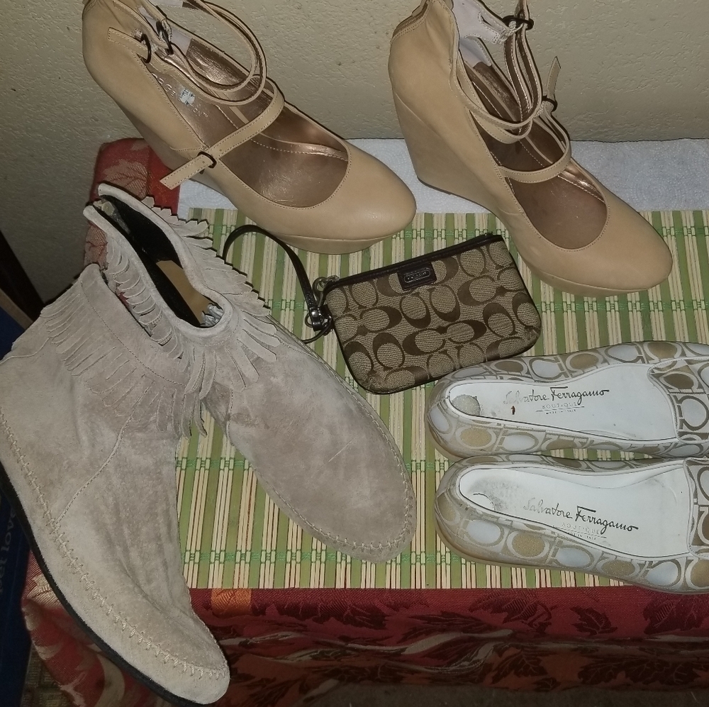 Size 10 SHOE BUNDLE LOT FERRAGAMO BCBG COACH BAG BOOTIES FLATS BOOTS LOAFERS 10